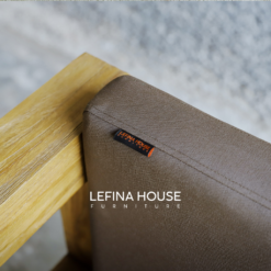 Kursi sofa teras minimalis dari kayu jati solid dengan bantalan abu-abu model Nando
