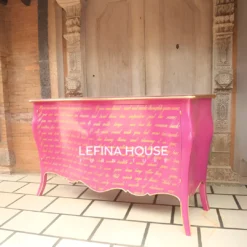 Bufet TV antik bergaya French commode warna pink
