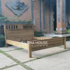 Tempat tidur kayu jati minimalis warna natural, desain ringkas untuk kamar sempit