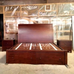 Tempat tidur minimalis kayu jati dengan laci penyimpanan bawah dan finishing melamine coklat