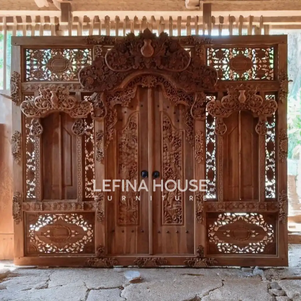 Pintu Gebyok Jepara ukiran kayu jati mewah dengan detail ornamen tradisional khas Lefina House