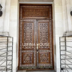 Gebyok kayu jati model minimalis modern dengan sentuhan klasik dan finishing natural