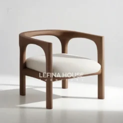 Kursi Japandi jati dengan jok busa tebal dan rangka melengkung, warna natural minimalis