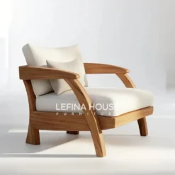 Kursi lounge jati model Japandi dengan sandaran rendah dan cushion tebal, desain minimalis