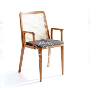 Kursi rattan frame jati dudukan abu muda.