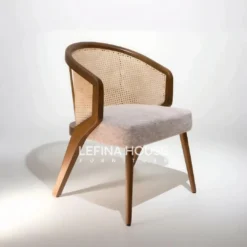Kursi tanganan rotan jati dengan sandaran setengah lingkar dan jok busa warna natural beige