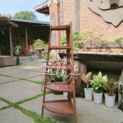 Rak Sudut Kayu Jati Minimalis Bentuk Segitiga