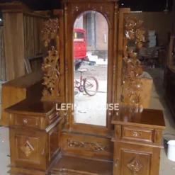 Alternative view of Meja Rias Minimalis dengan Rak dan Laci Tertutup