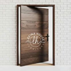 Motif pintu kayu unik karya seni Jepara menonjolkan serat alami jati finishing natural