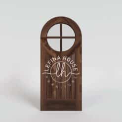 Pintu kayu dengan jendela bulat atas desain klasik unik bahan jati finishing glossy