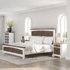 Set tempat tidur klasik dari kayu mahoni finishing putih duco dengan corak kombinasi, terdiri dari dipan, nakas, dan tallboy