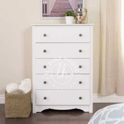 Lemari laci tinggi klasik YOBA034 warna putih dengan 5 laci dan detail lengkung di bagian bawah.