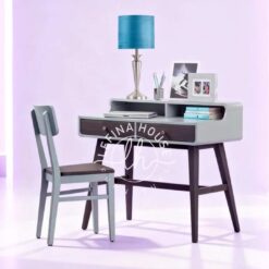 Set meja belajar minimalis YOMB060 dengan kursi dan organizer simpel.