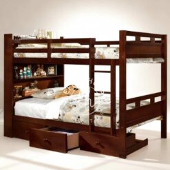 Tempat tidur tingkat YOTT106 dari kayu jati dengan rak di kepala ranjang.