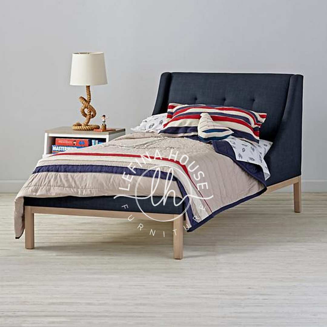 Ranjang tidur dengan headboard abu-abu modern