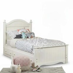 Ranjang tingkat putih dengan tangga samping