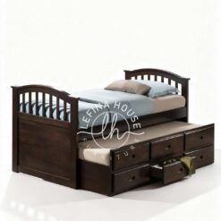 Ranjang susun natural dengan tangga samping kayu