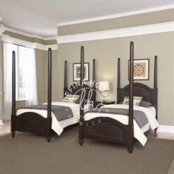 Ranjang kayu 4 tiang klasik